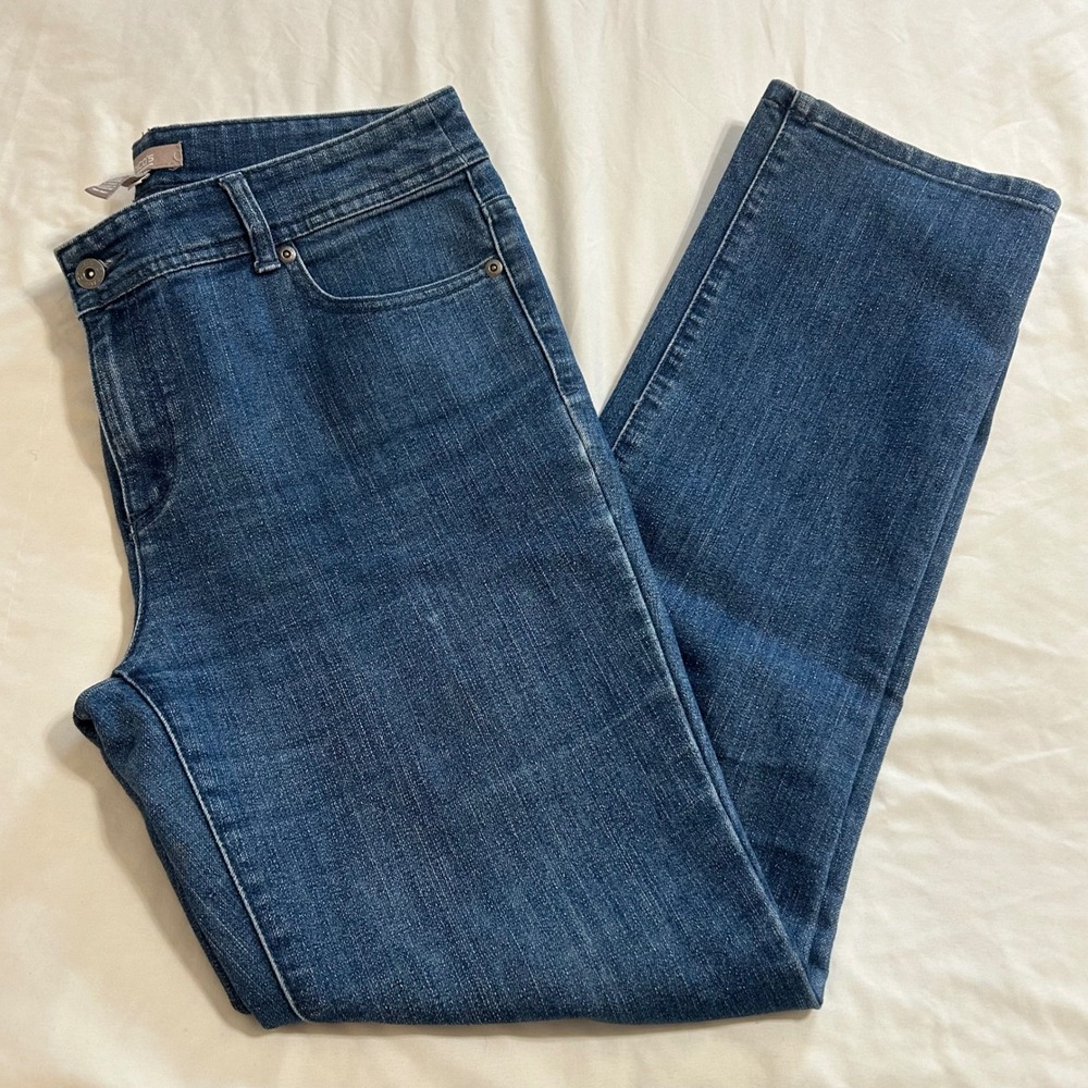 Chicos So Slimming Straight Leg Jeans Medium Wash Studded Pockets Size 1 Regular